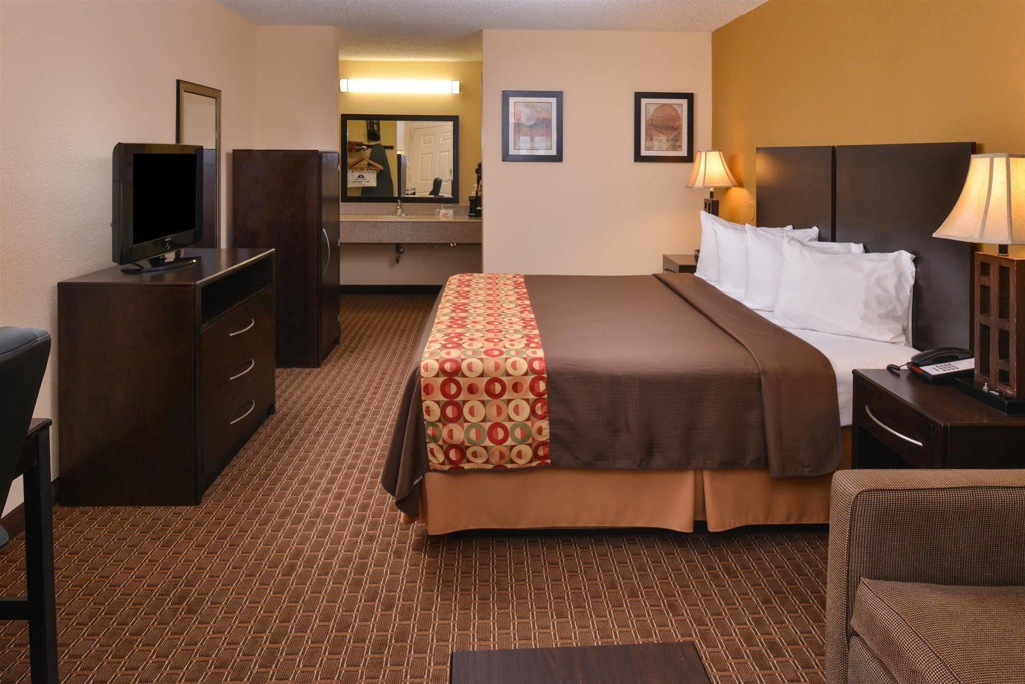 Americas Best Value Inn Tupelo Barnes Crossing מראה חיצוני תמונה