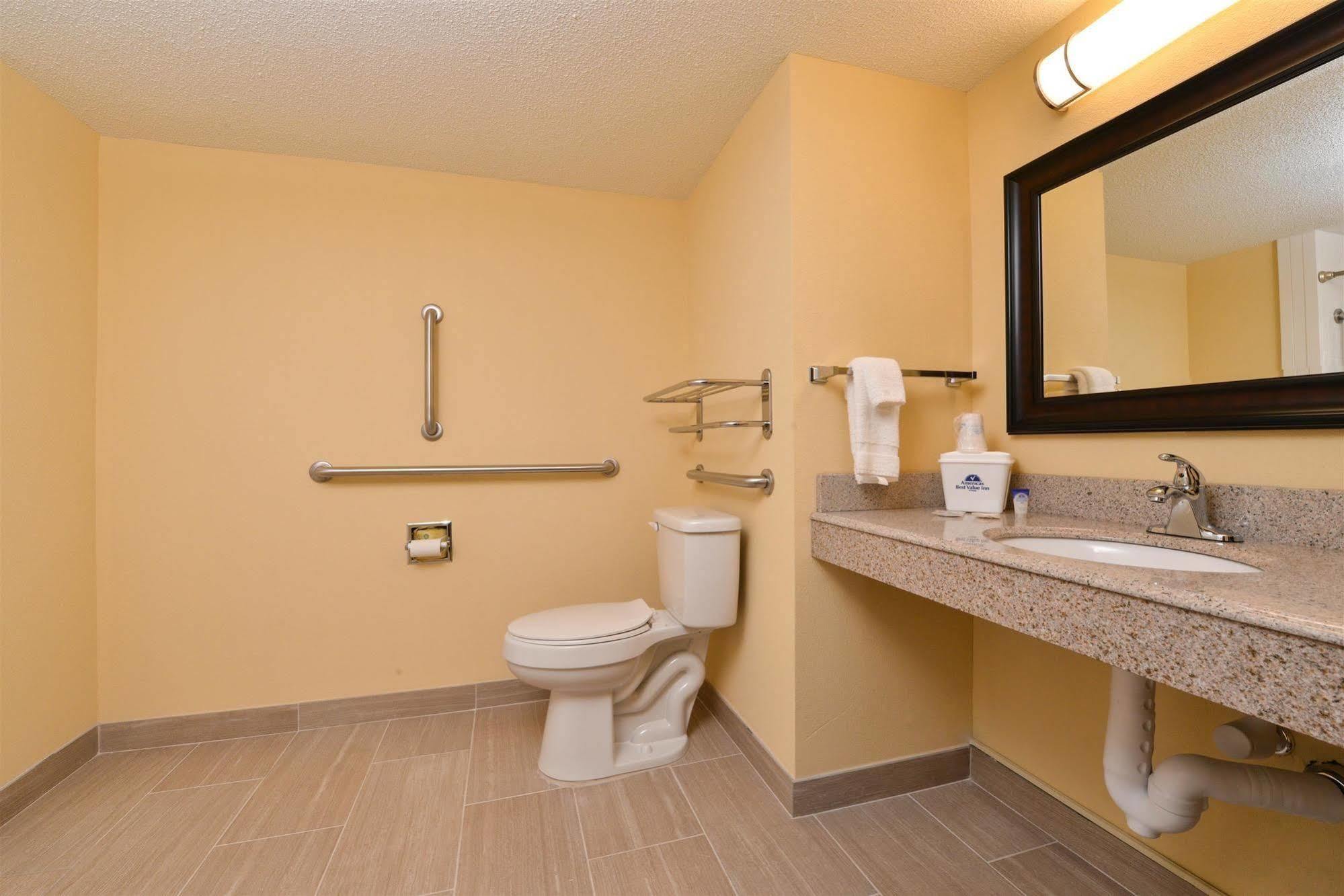 Americas Best Value Inn Tupelo Barnes Crossing מראה חיצוני תמונה