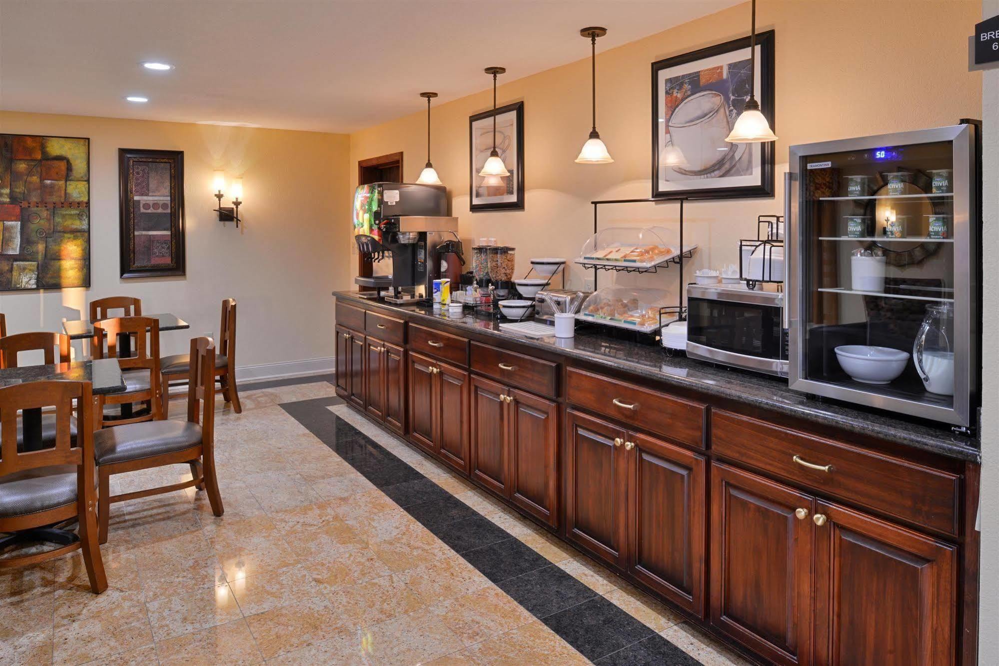 Americas Best Value Inn Tupelo Barnes Crossing מראה חיצוני תמונה