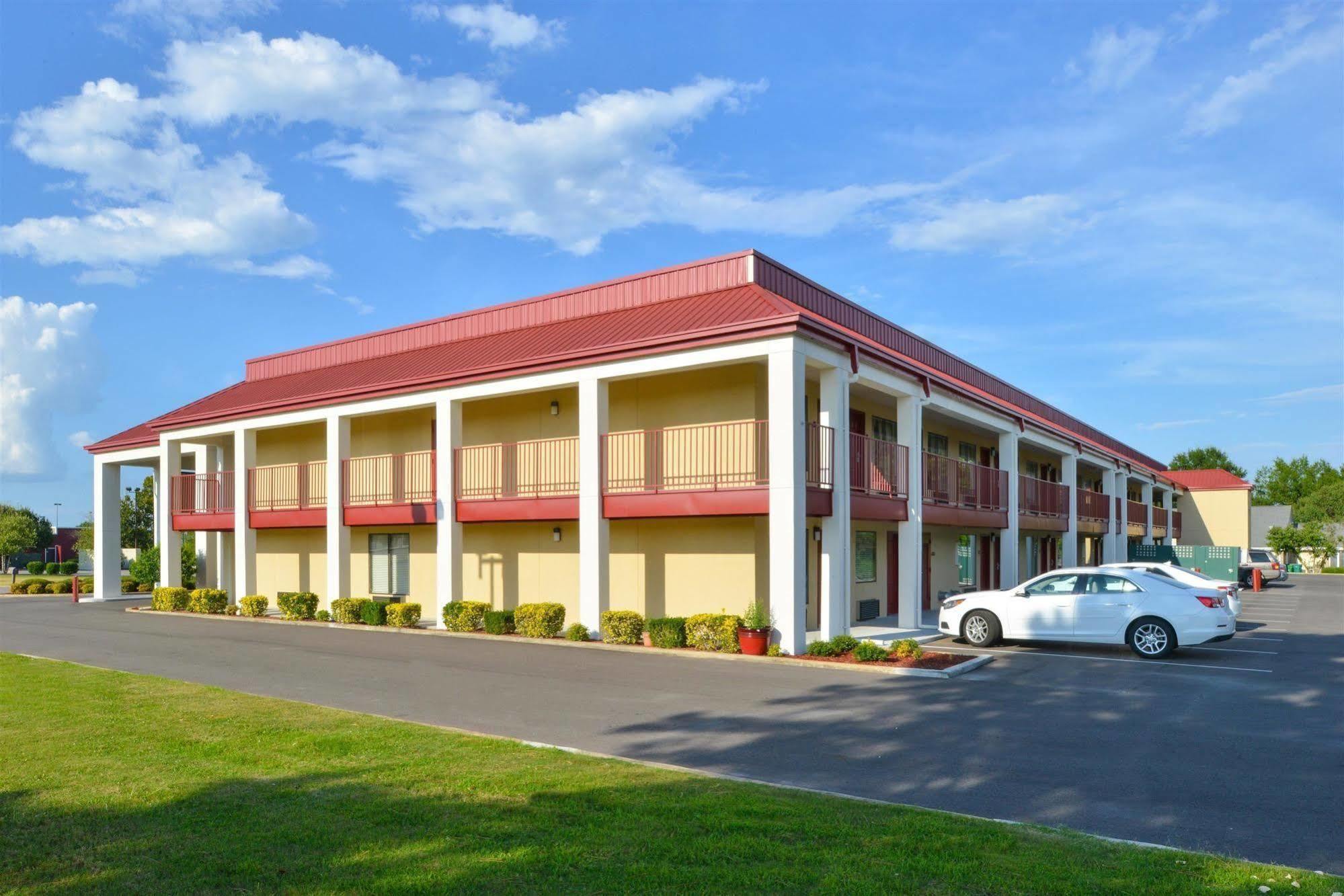 Americas Best Value Inn Tupelo Barnes Crossing מראה חיצוני תמונה